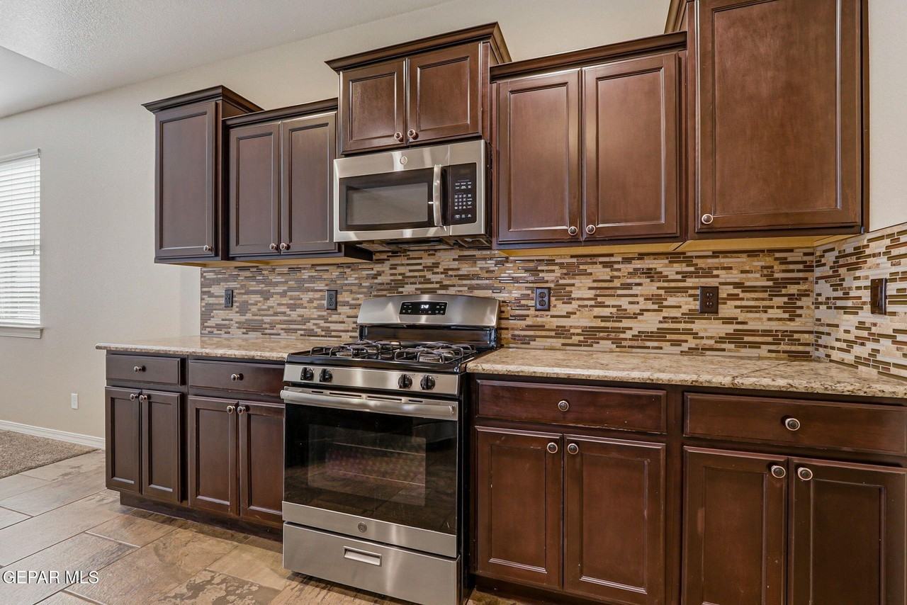 14356 George Cambell Ct - Photo 4 of 41