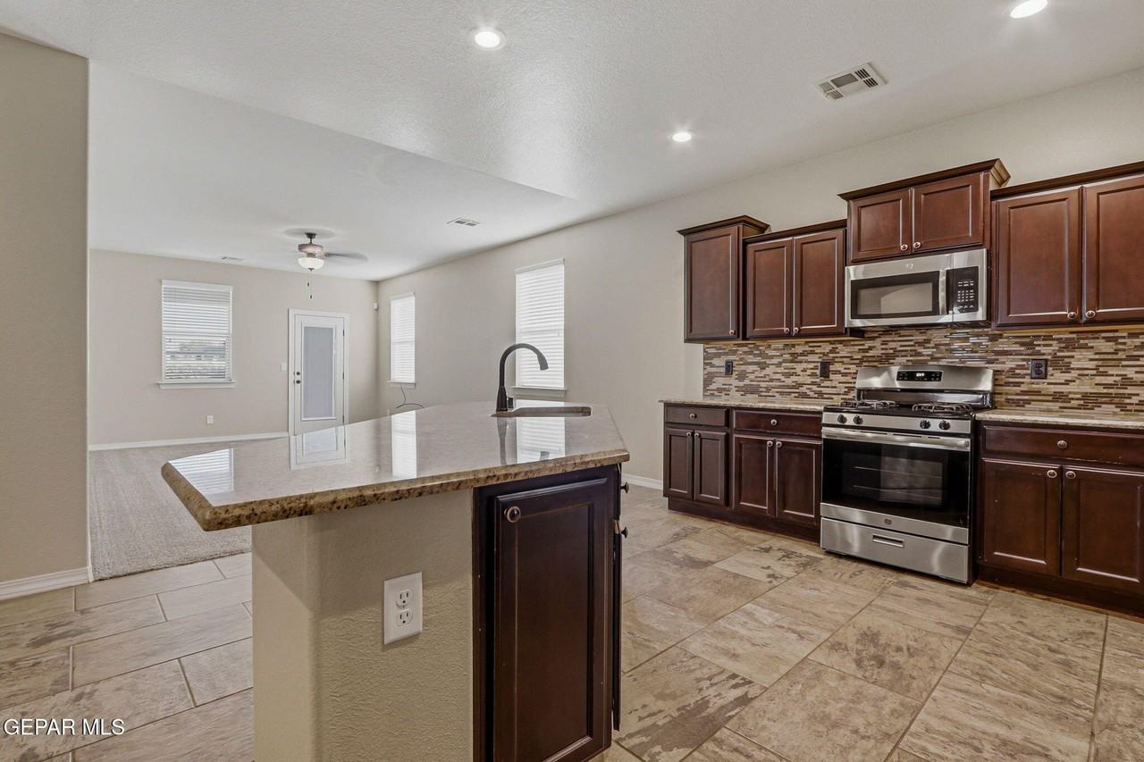 14356 George Cambell Ct - Photo 5 of 41