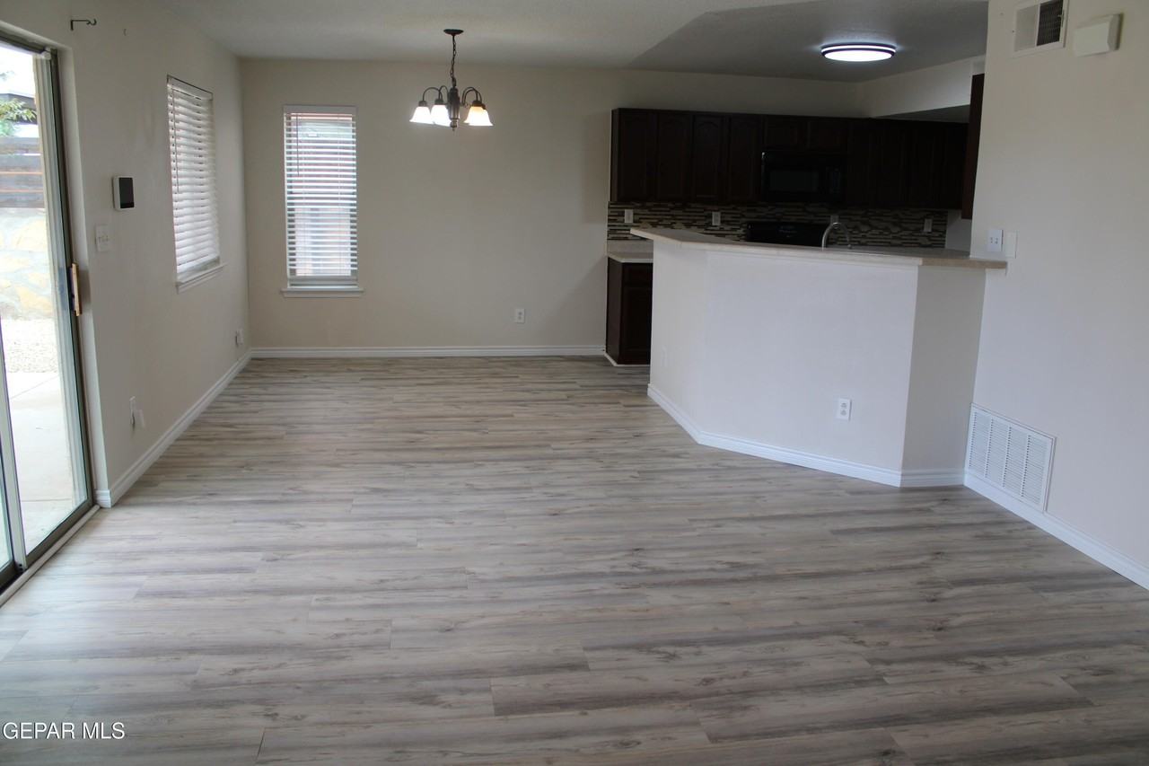 14313 Island Point Dr - Photo 3 of 25