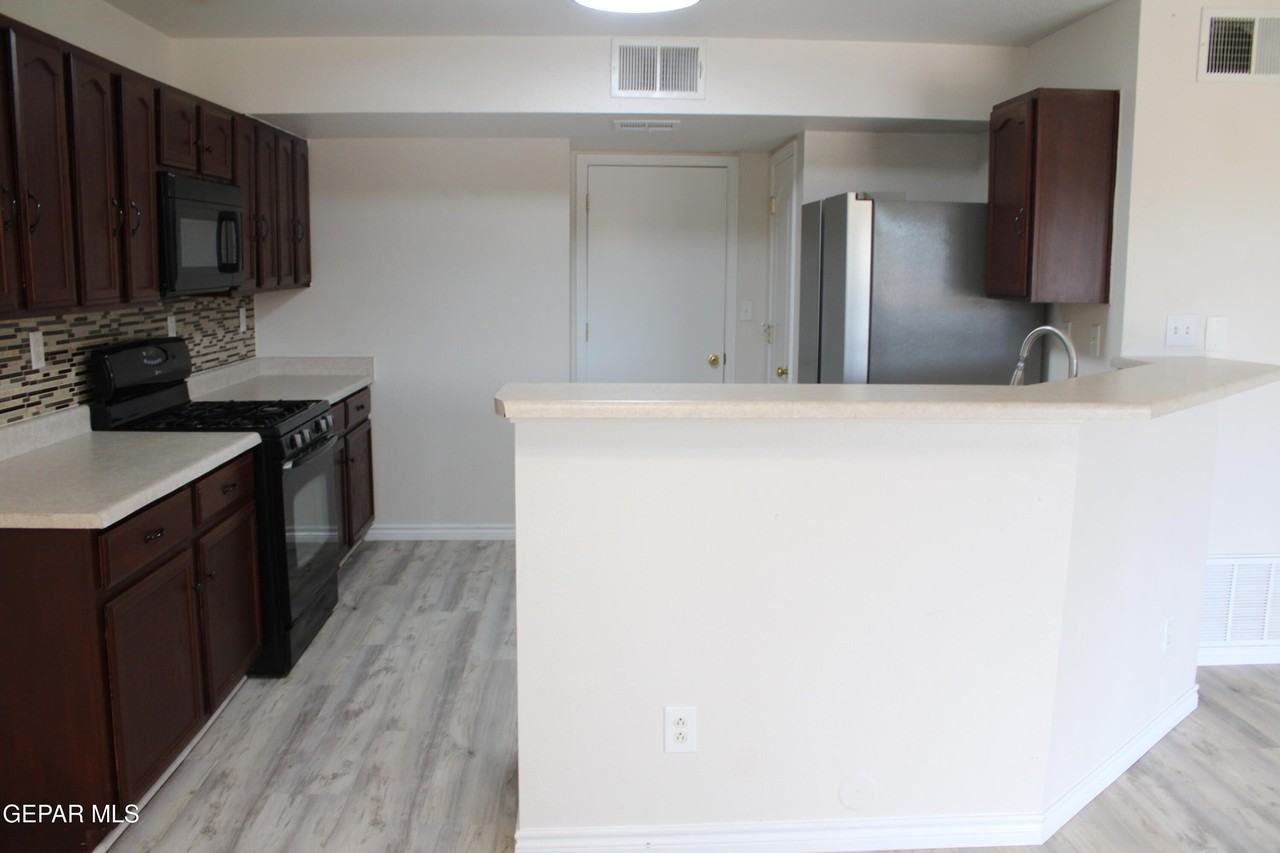 14313 Island Point Dr - Photo 5 of 25
