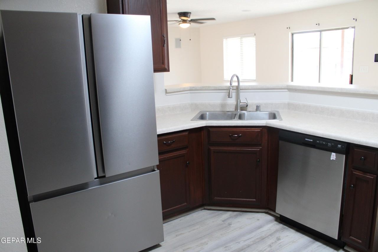 14313 Island Point Dr - Photo 7 of 25