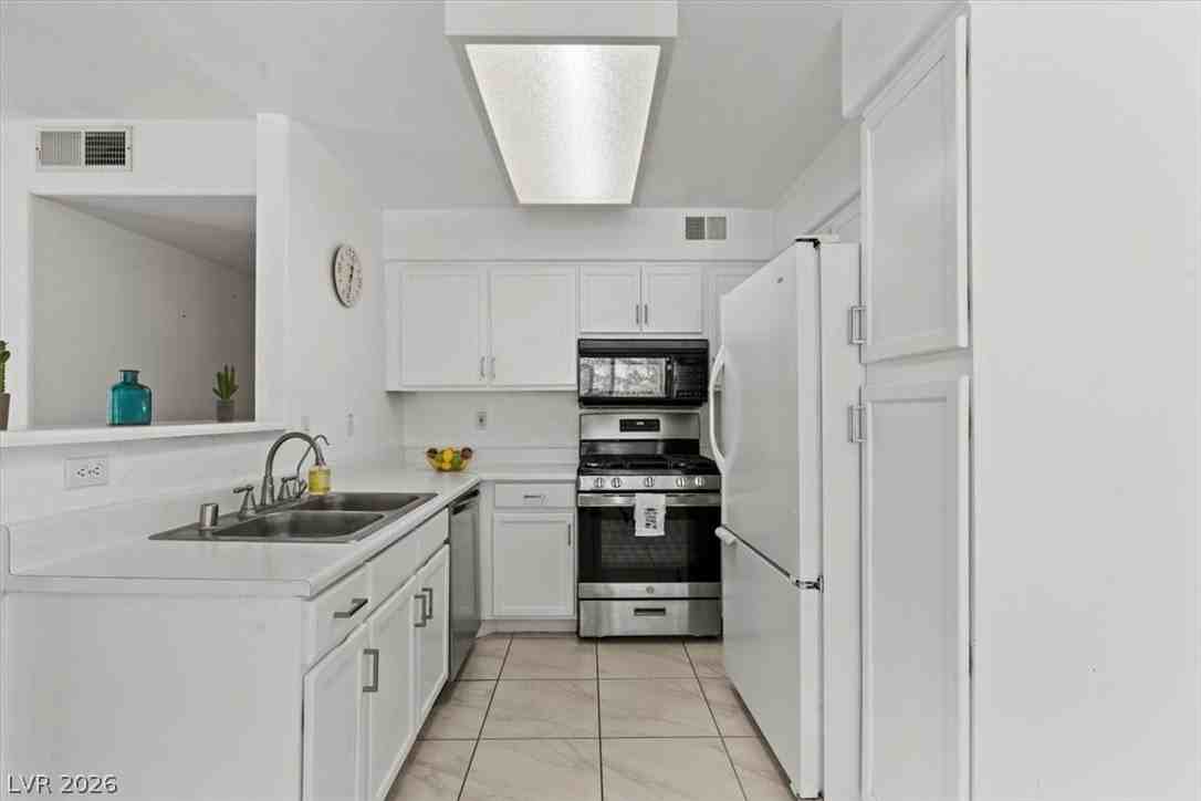 3145 Casey Dr #201 - Photo 7 of 29