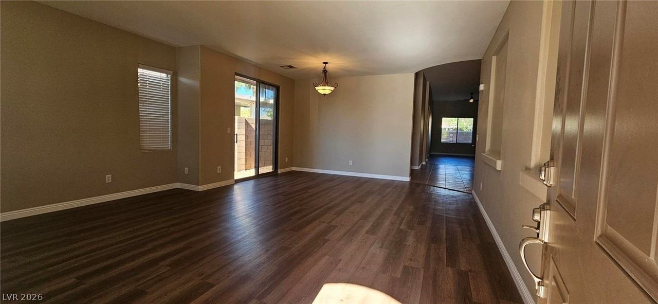 8045 Glacier Falls St - Photo 2 of 10