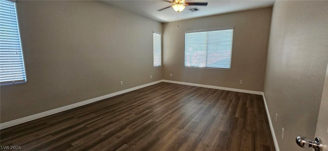 8045 Glacier Falls St - Photo 7 of 10