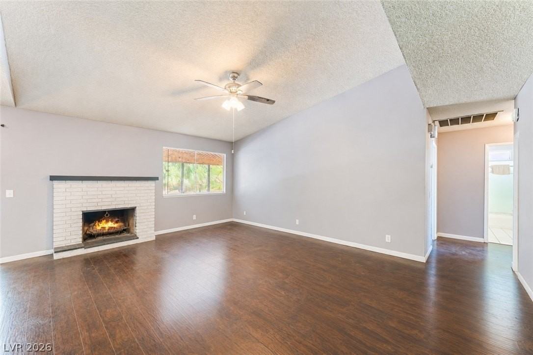 4268 Hampshire Cir - Photo 3 of 30