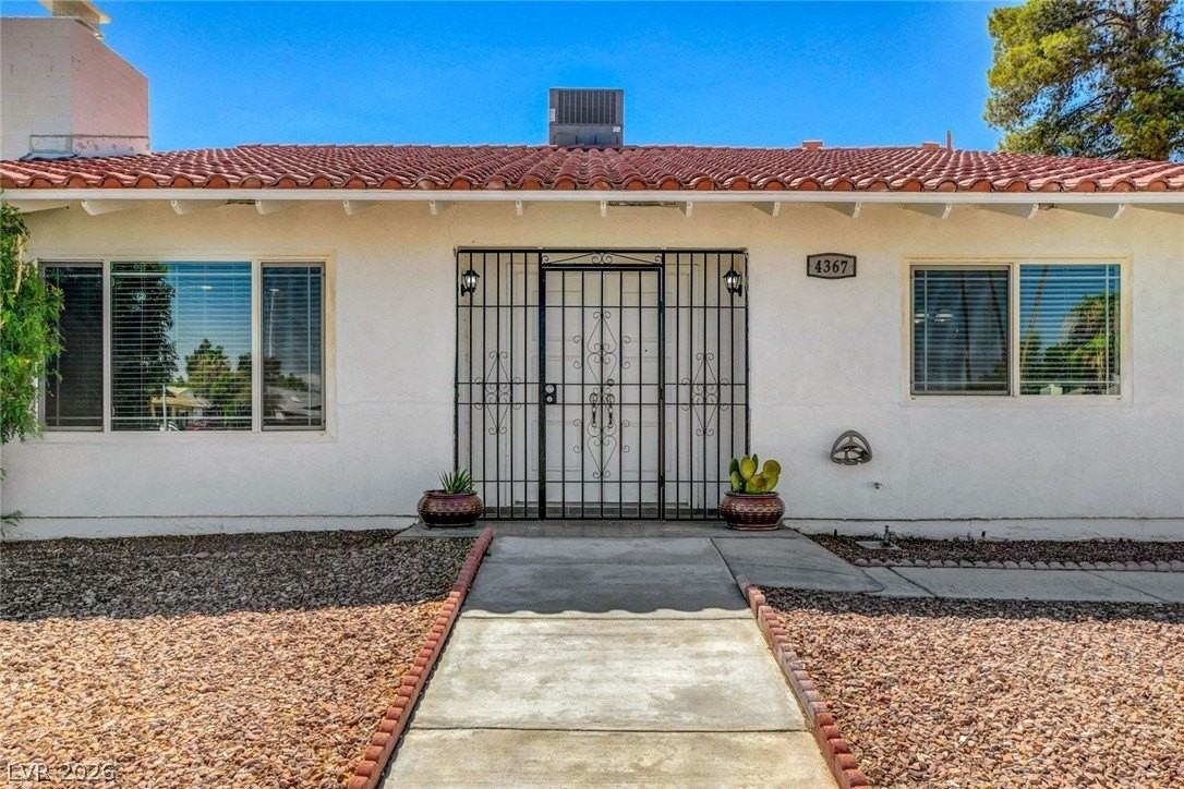 4367 S Mojave Rd - Photo 4 of 50