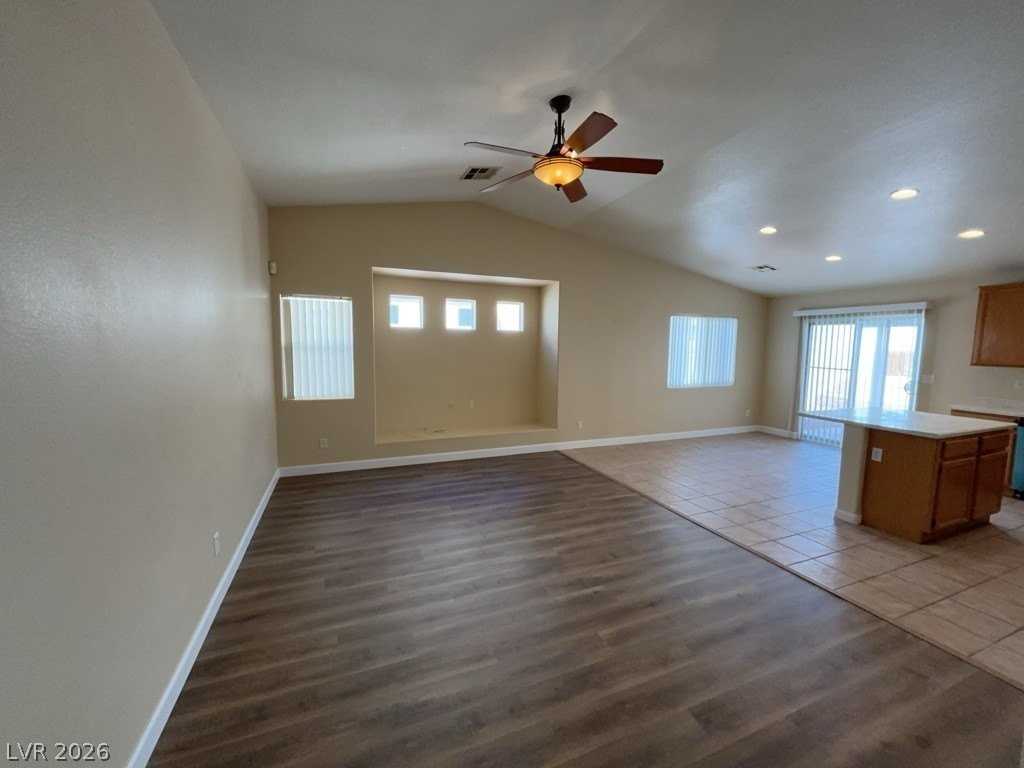 526 Regal Robin Way - Photo 2 of 11