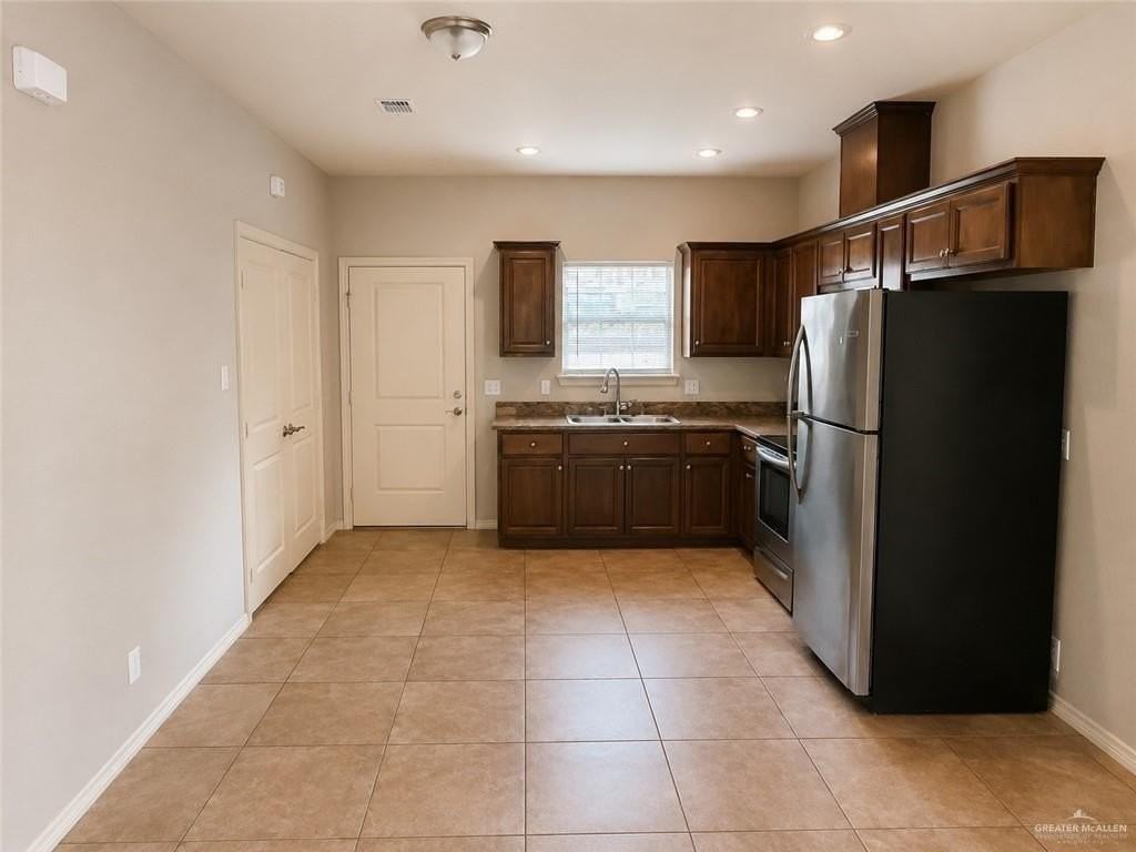 2707 E Garfield Ave #A - Photo 7 of 18