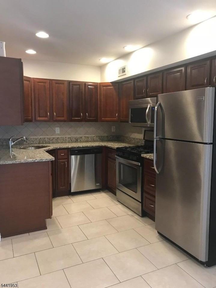 119 Newark Pompton Tpke #B - Photo 5 of 14
