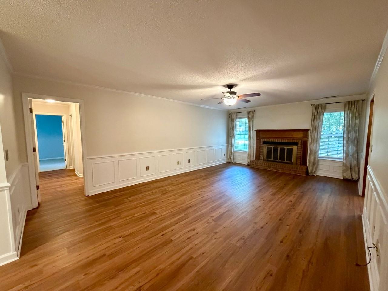 741 Henderson St - Photo 4 of 18