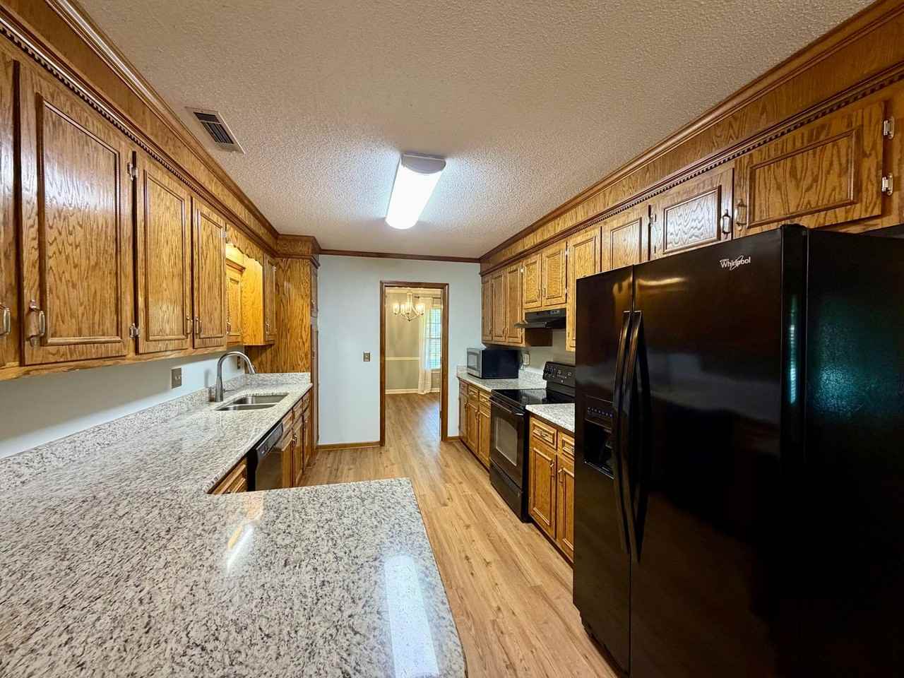741 Henderson St - Photo 7 of 18