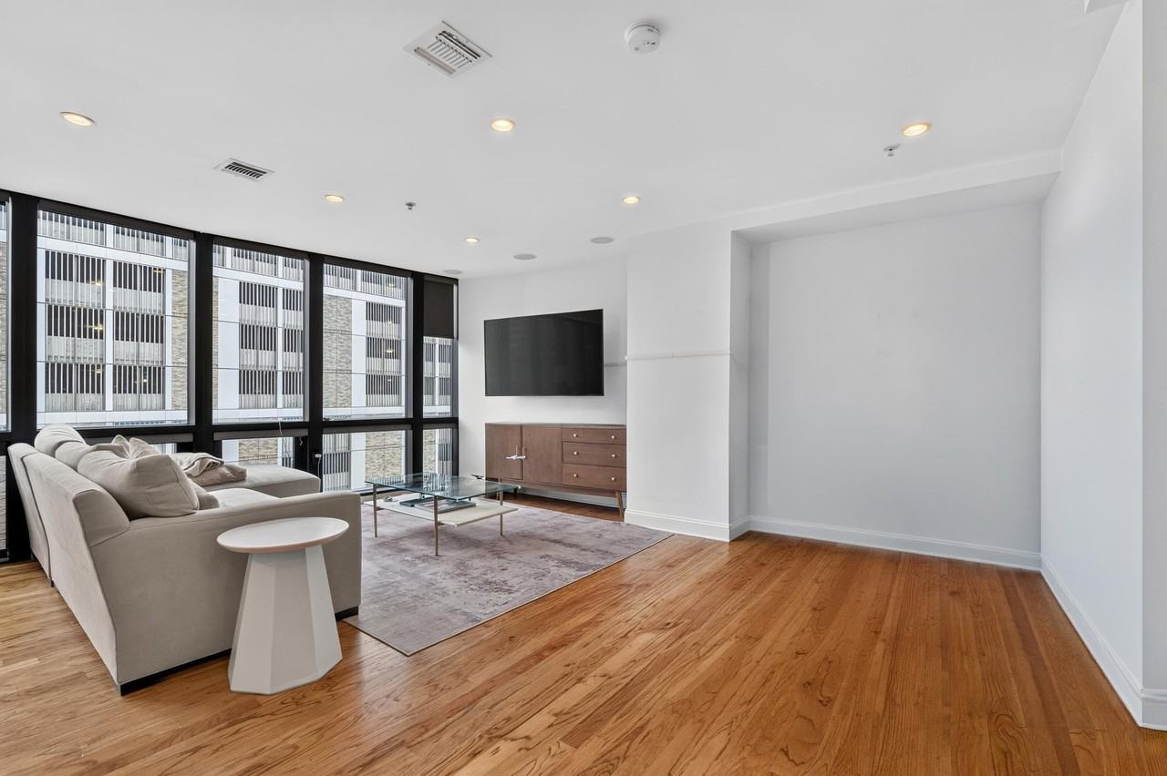 99 Montgomery St #PH3 - Photo 3 of 25
