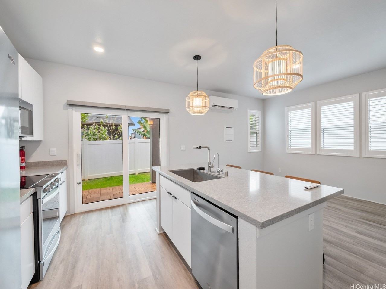91-1640 Honouliuli St #113 - Photo 5 of 22