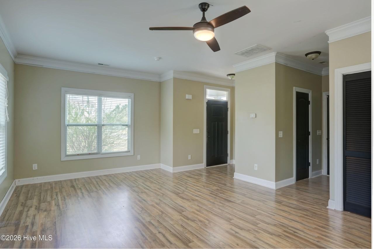 200 Marissa Ct - Photo 5 of 26