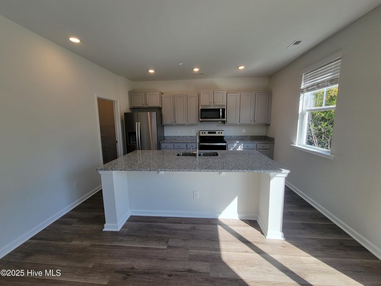 918 Needlerush Rd - Photo 6 of 21
