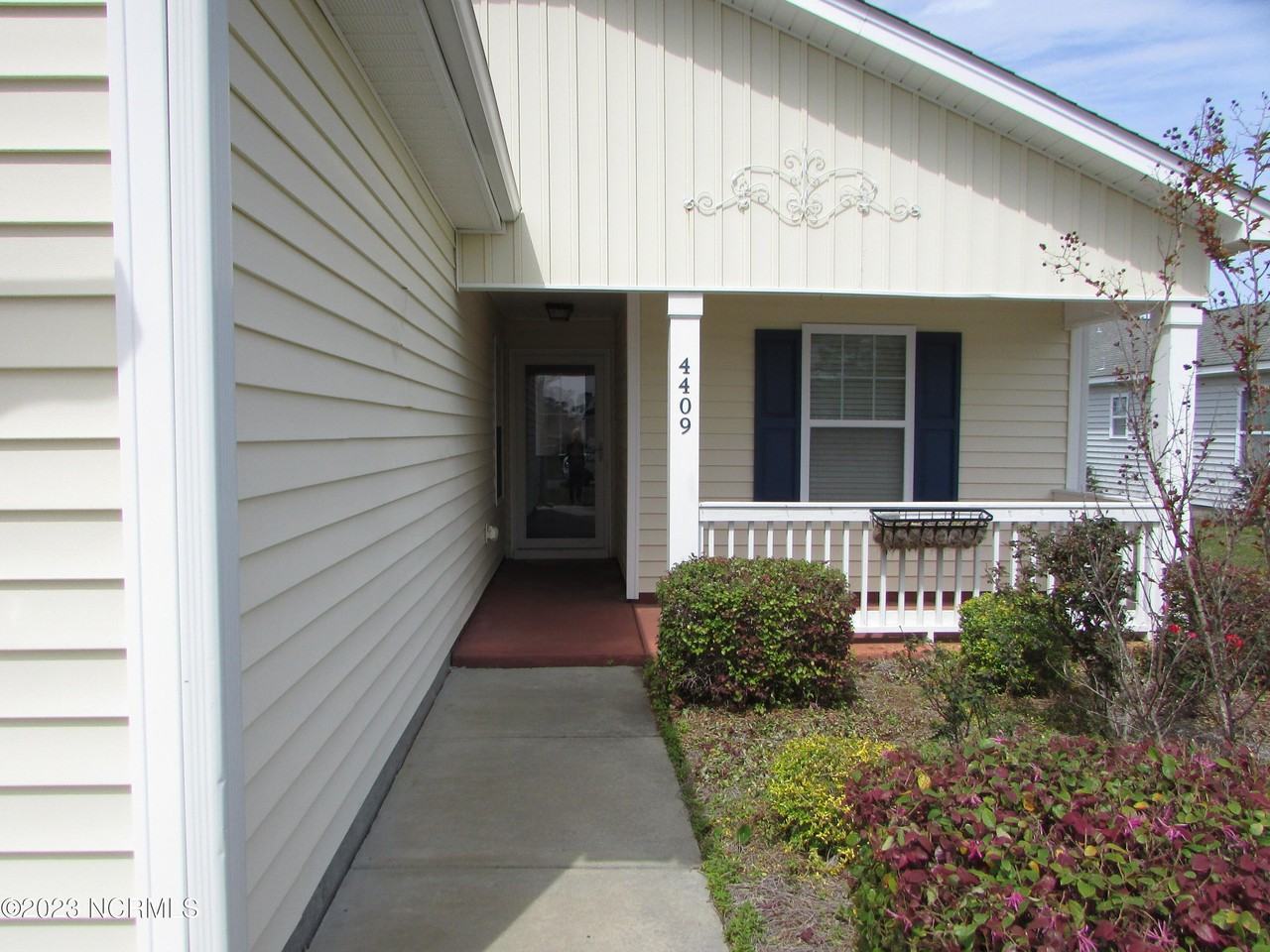 4409 Southern Pine Dr Se - Photo 2 of 35