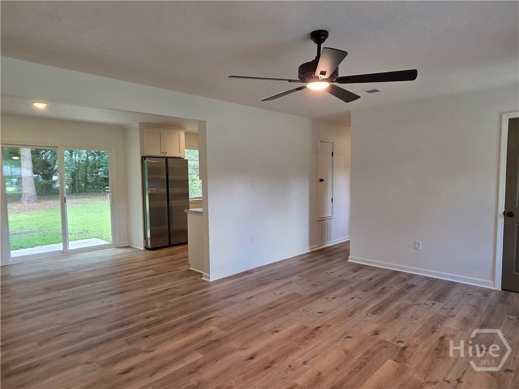 205 Whitehall Ave - Photo 5 of 23