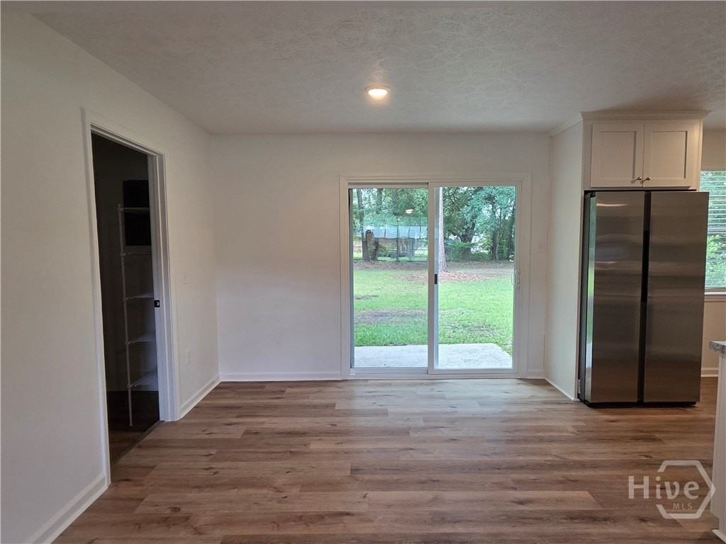 205 Whitehall Ave - Photo 6 of 23