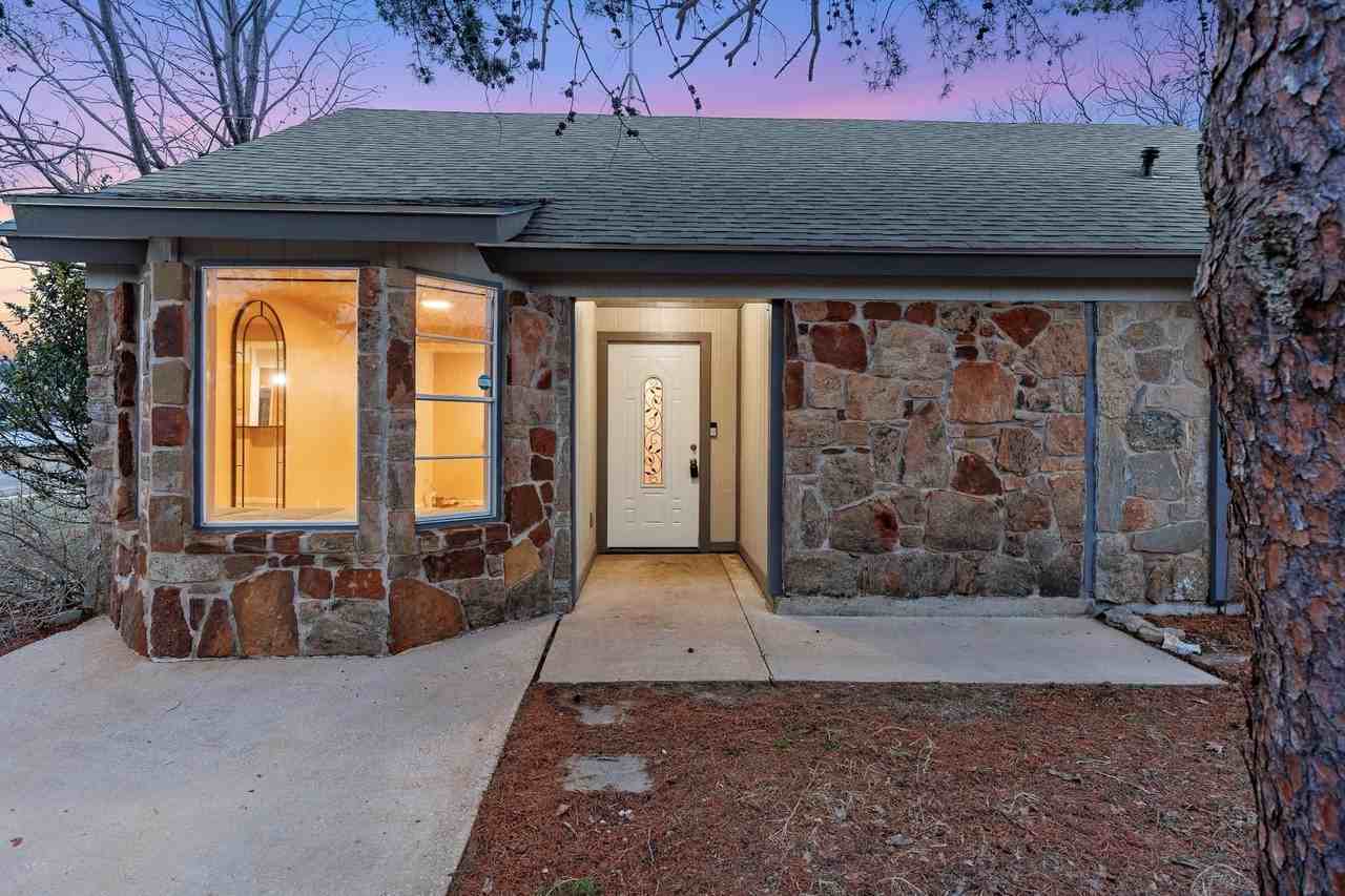 400 N River Oaks Dr - Photo 2 of 20