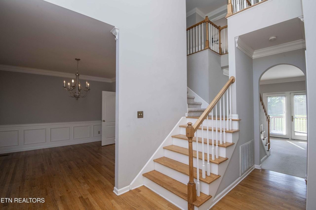 10710 Eagle Glen Dr - Photo 6 of 50