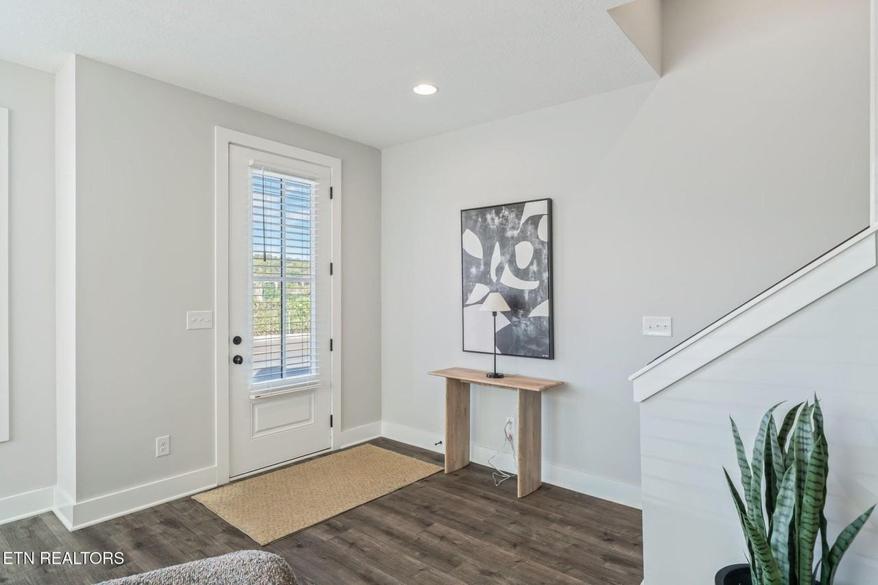 1412 Island Home Ave - Photo 5 of 37