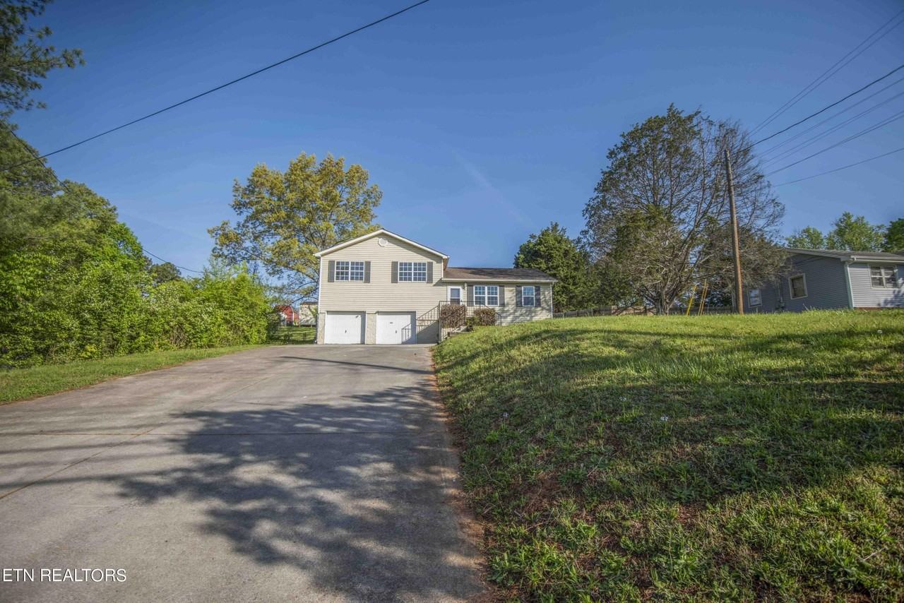 1109 E Emory Rd - Photo 2 of 42