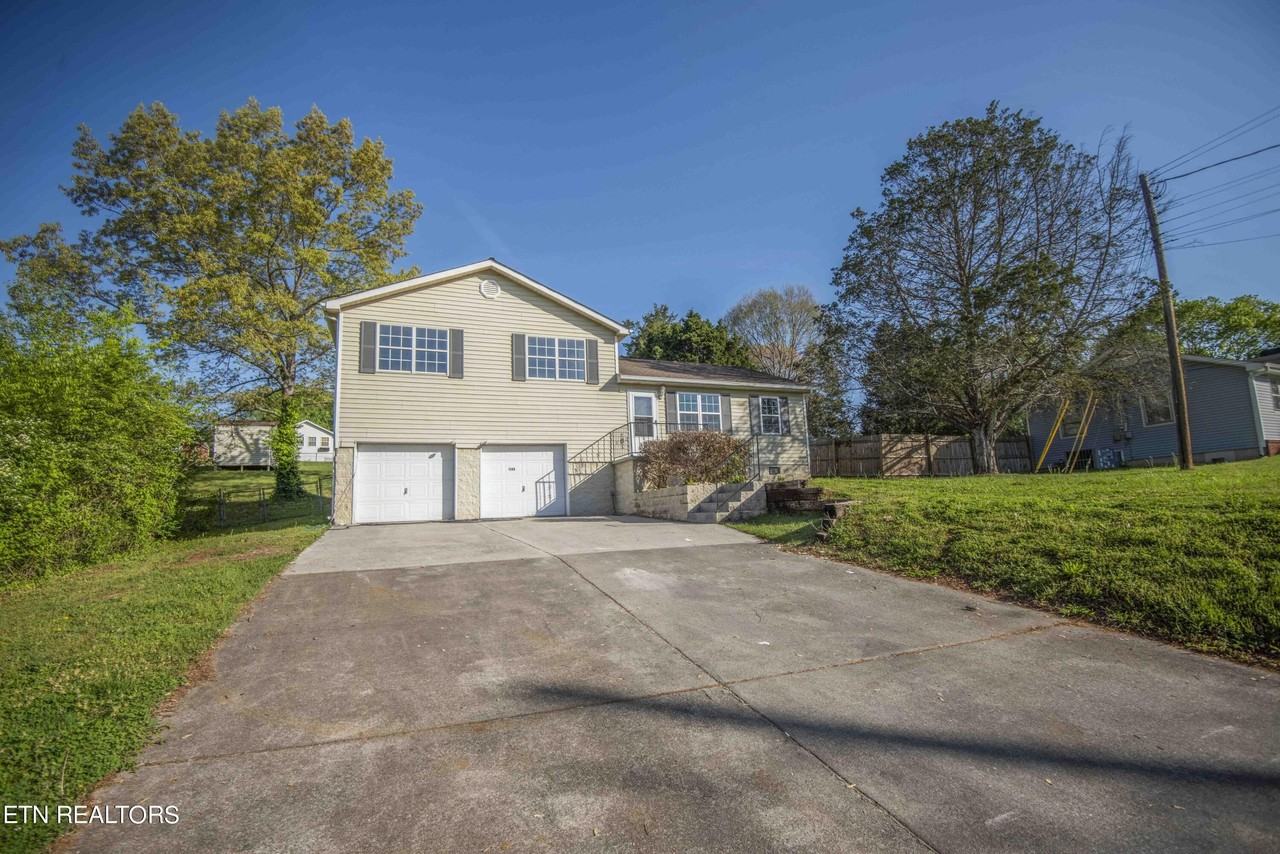 1109 E Emory Rd - Photo 3 of 42