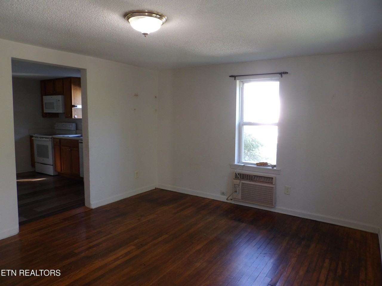 332 Cleveland St - Photo 2 of 18