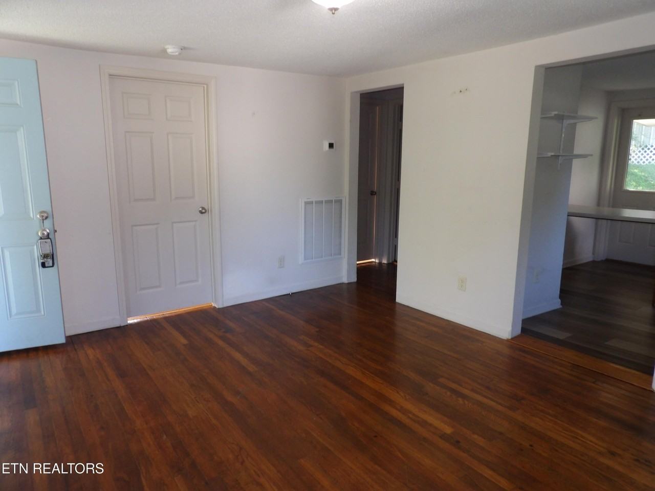 332 Cleveland St - Photo 3 of 18