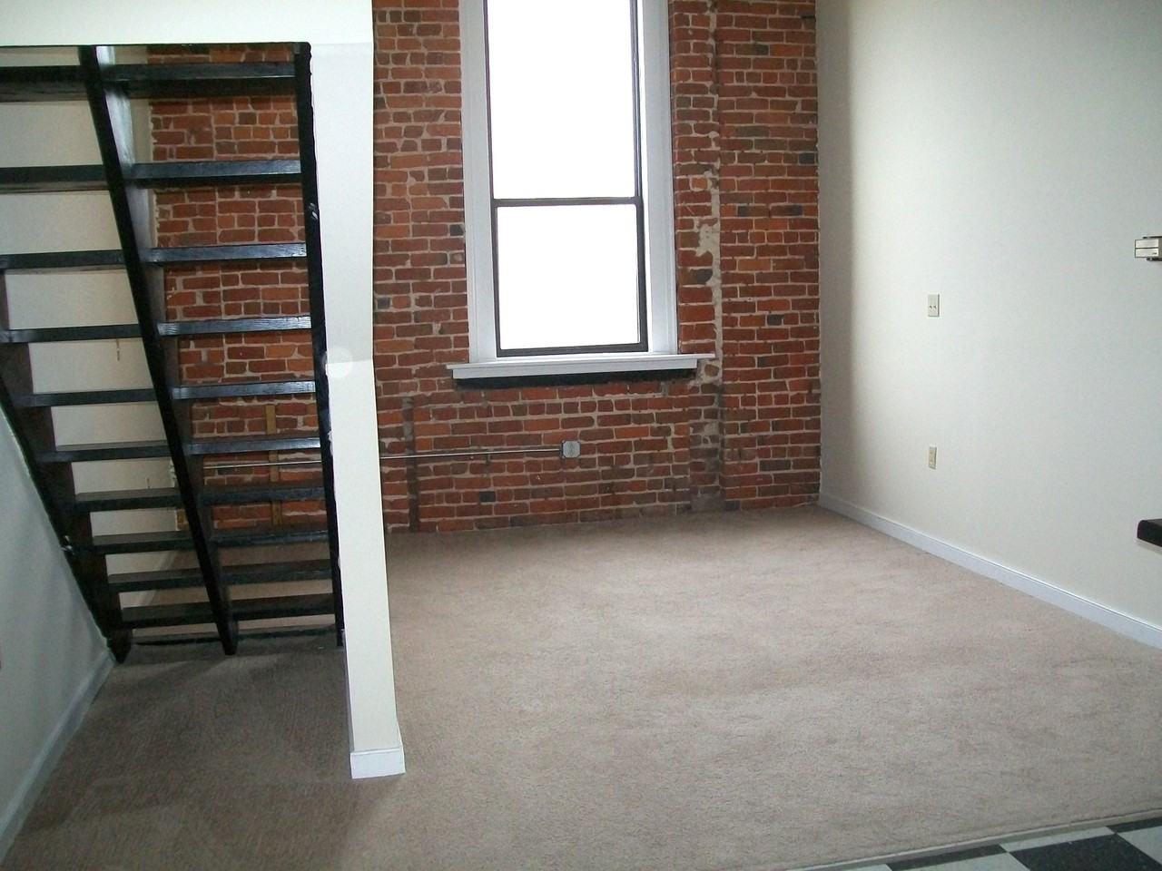 107 W Broad St #506 - Photo 4 of 7
