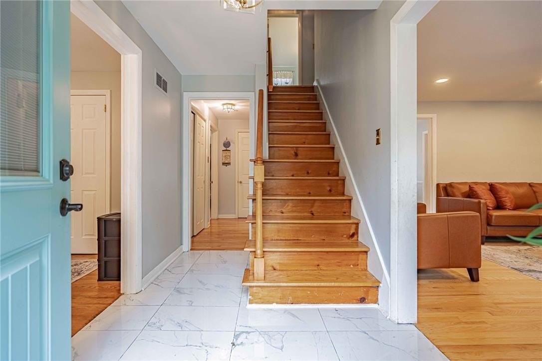 285 Bridle Path Rd - Photo 5 of 50