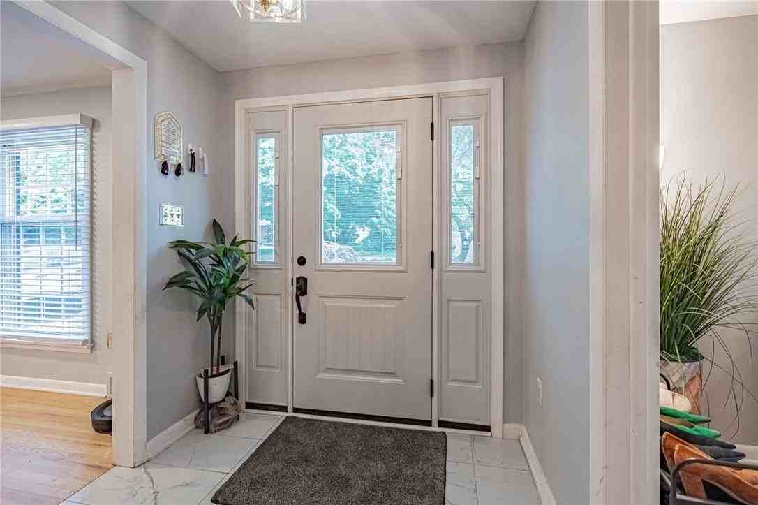 285 Bridle Path Rd - Photo 6 of 50