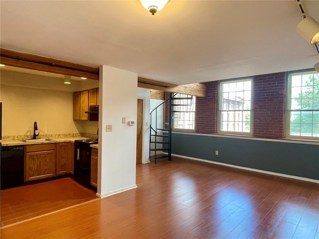 101 Race St #215 - Photo 2 of 17