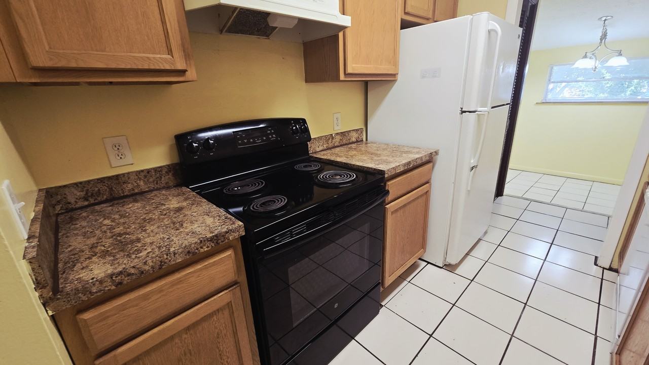 1715 Bentley Blvd #1 - Photo 6 of 27