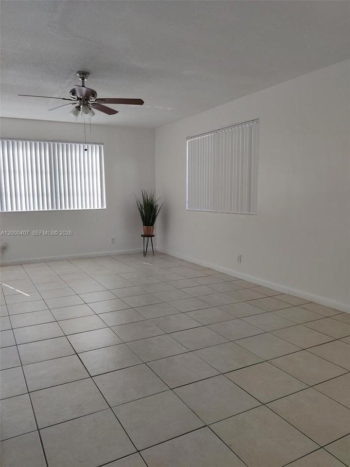5930 Ne 18th Ave - Photo 3 of 8
