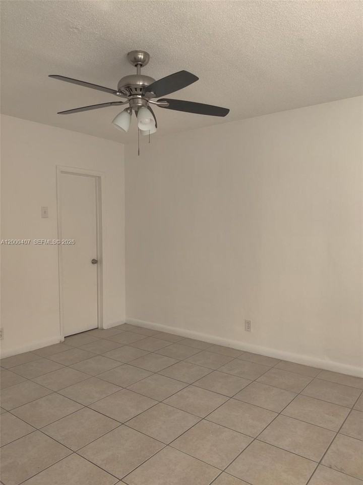 5930 Ne 18th Ave - Photo 7 of 8