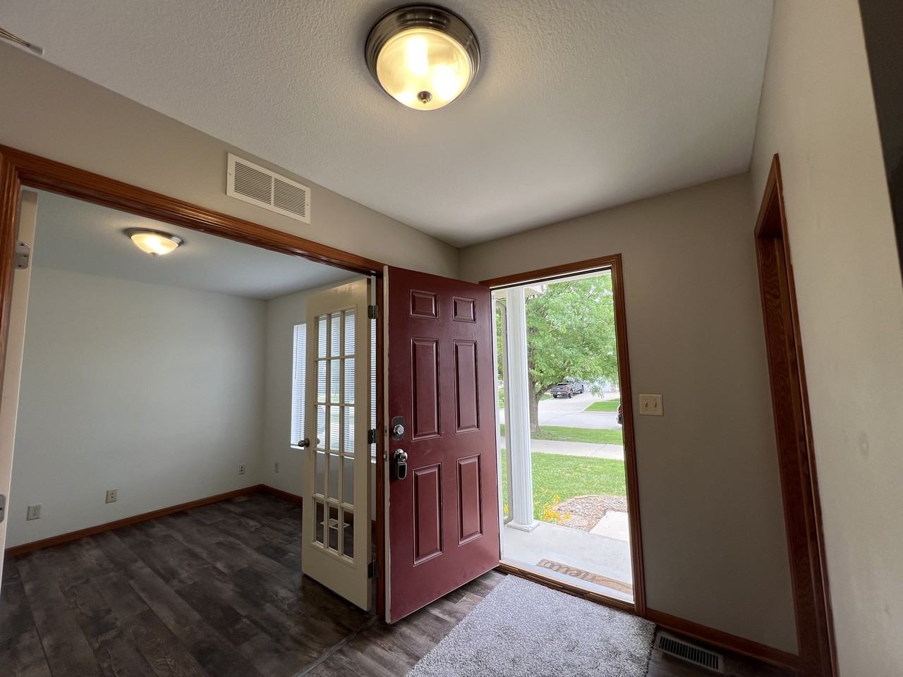 480 Se Waco Pl #1 - Photo 6 of 25