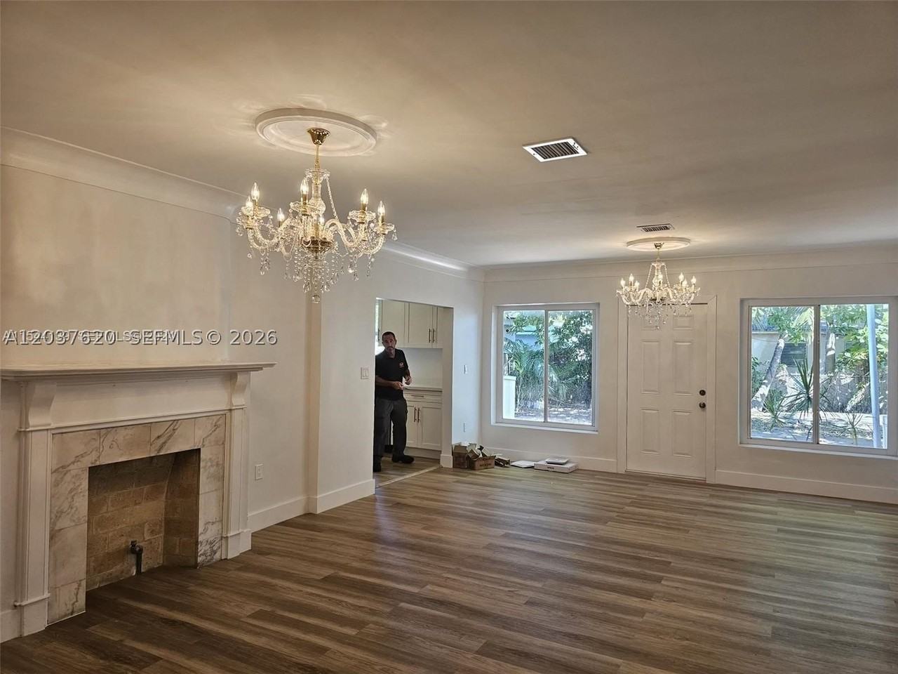 1915 Normandy Dr - Photo 3 of 16