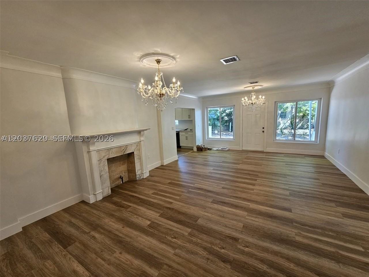 1915 Normandy Dr - Photo 4 of 16