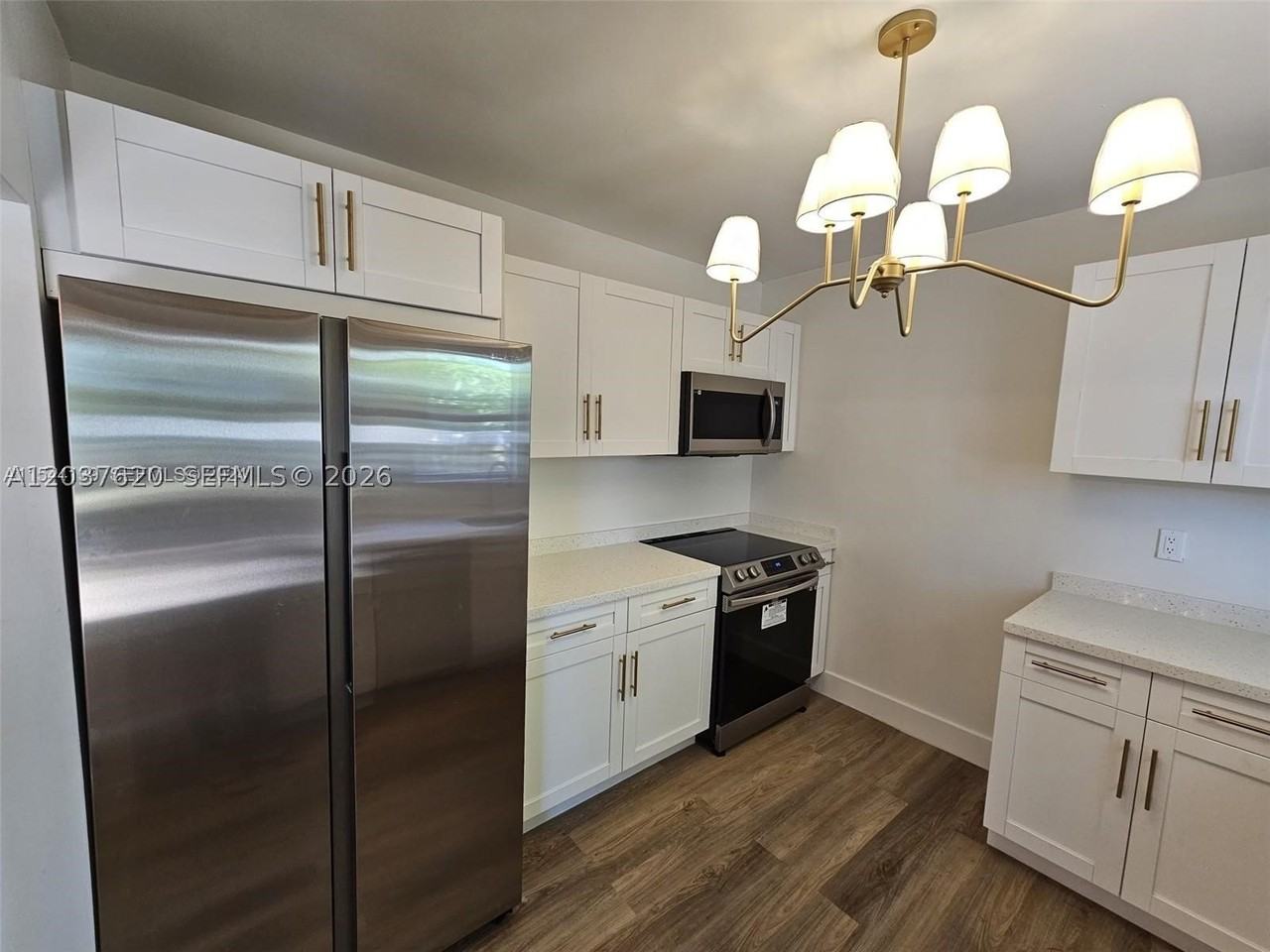 1915 Normandy Dr - Photo 5 of 16