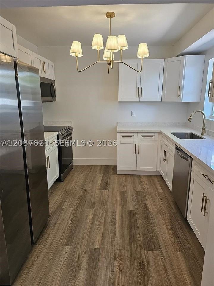1915 Normandy Dr - Photo 7 of 16