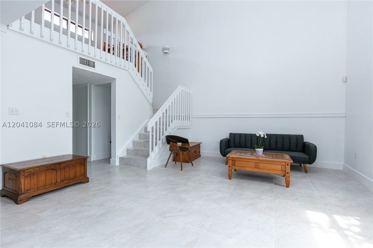 2513 San Remo Cir #2513 - Photo 6 of 26