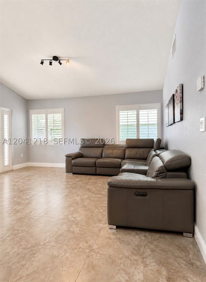 12224 Nw 30th Mnr - Photo 5 of 16