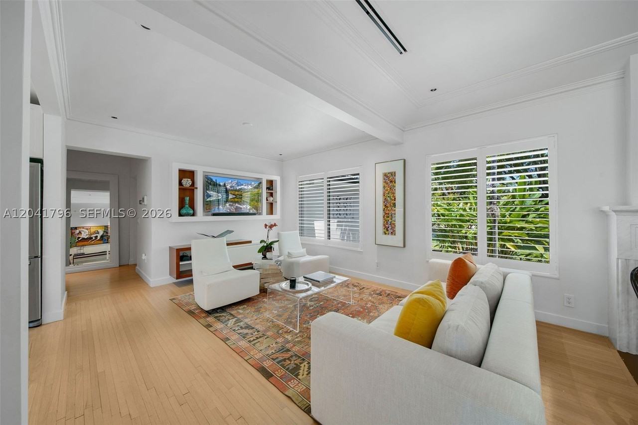 166 Ne 93rd St - Photo 4 of 37