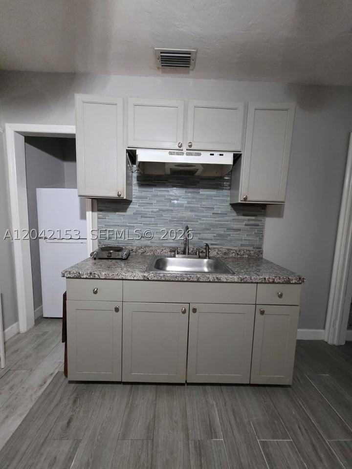6837 Sw 39th Ter #2 - Photo 6 of 17