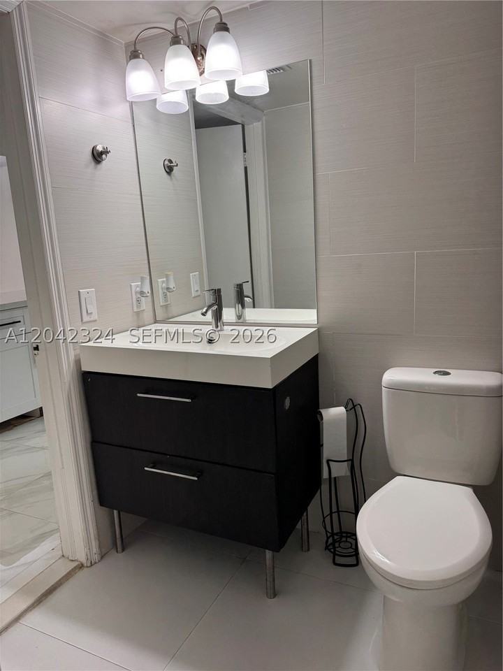 18830 Nw 57th Ave #106 - Photo 5 of 8