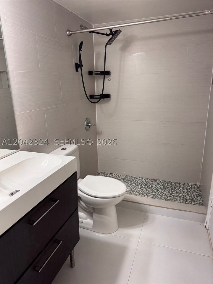 18830 Nw 57th Ave #106 - Photo 6 of 8