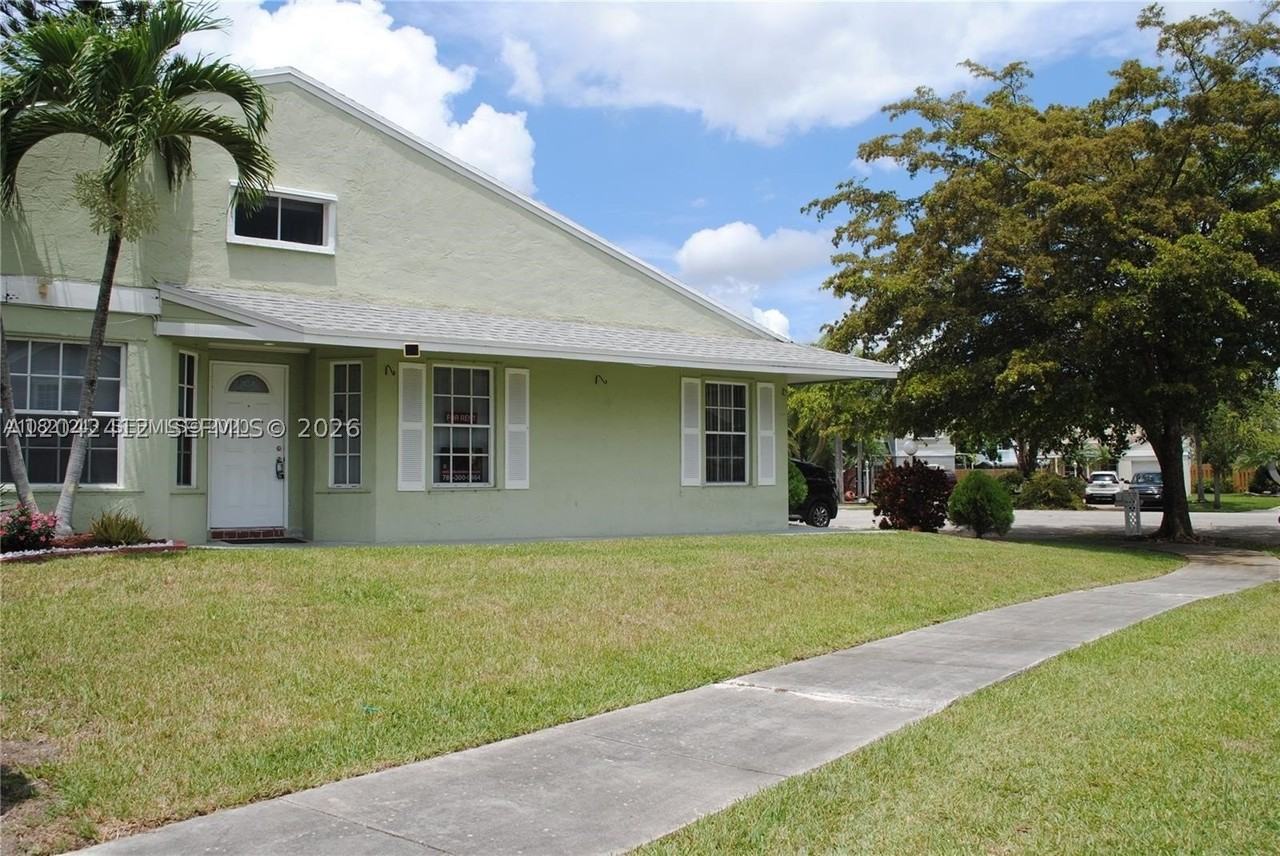 14636 Sw 127th Ct - Photo 3 of 10