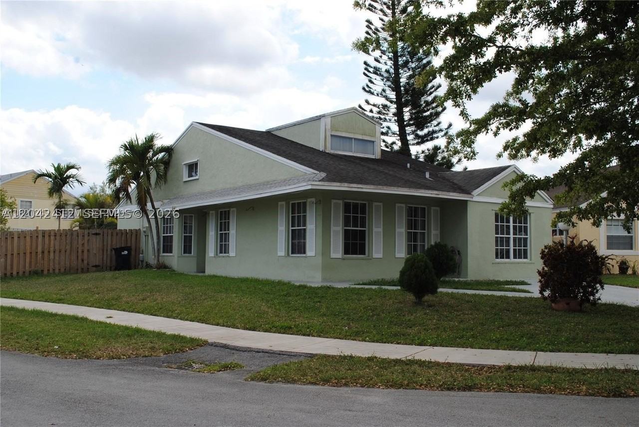 14636 Sw 127th Ct - Photo 4 of 10