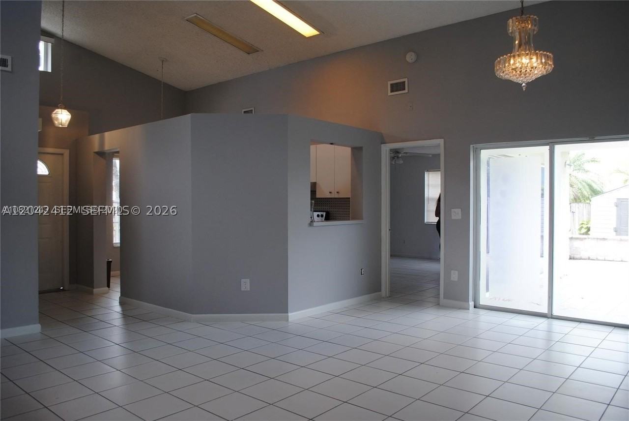 14636 Sw 127th Ct - Photo 7 of 10